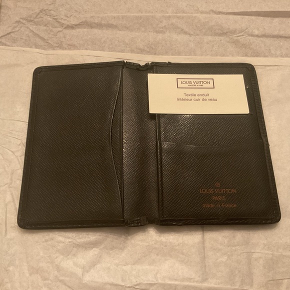 Louis Vuitton Black Epi Card Holder Complete Set | Box Dust Bag Care Cloth - Picture 9 of 16